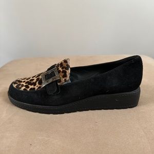 STUART WEITZMAN Leopard Print Suede Loafers